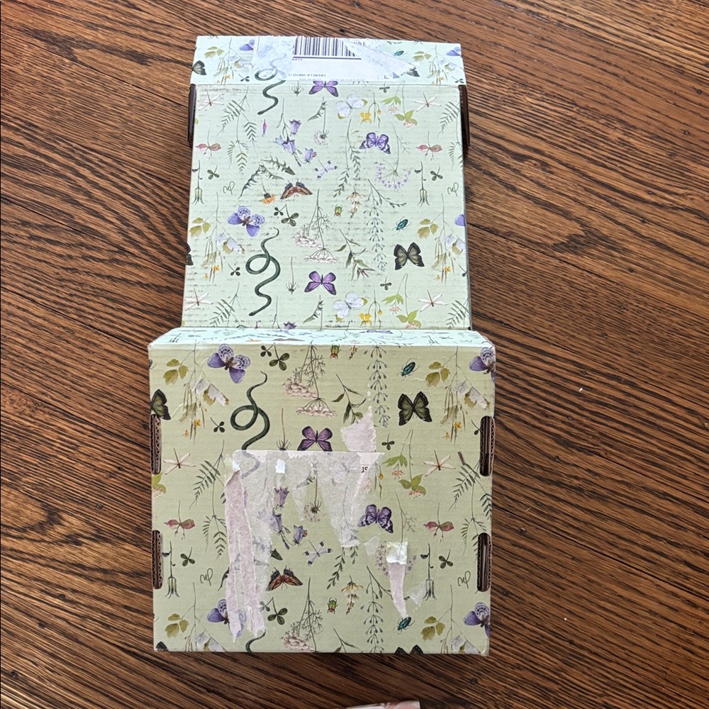 Jane Win Shipping Box - Picture 3 of 4